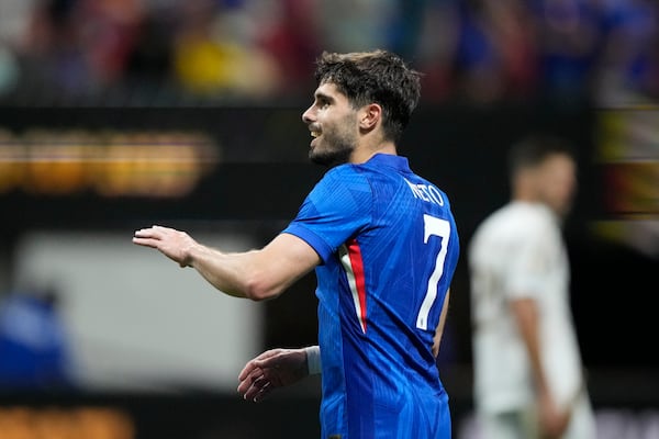 Chelsea's Pedro Neto celebrates at the end of the Club World Cup group D soccer match between Chelsea and Los Angeles FC in Atlanta, Monday, June 16, 2025. (AP Photo/Brynn Anderson)