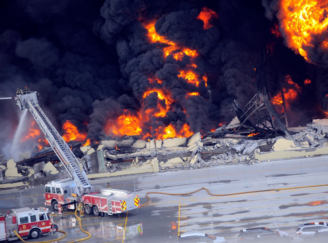 Large fire breaks out at Savannah Port