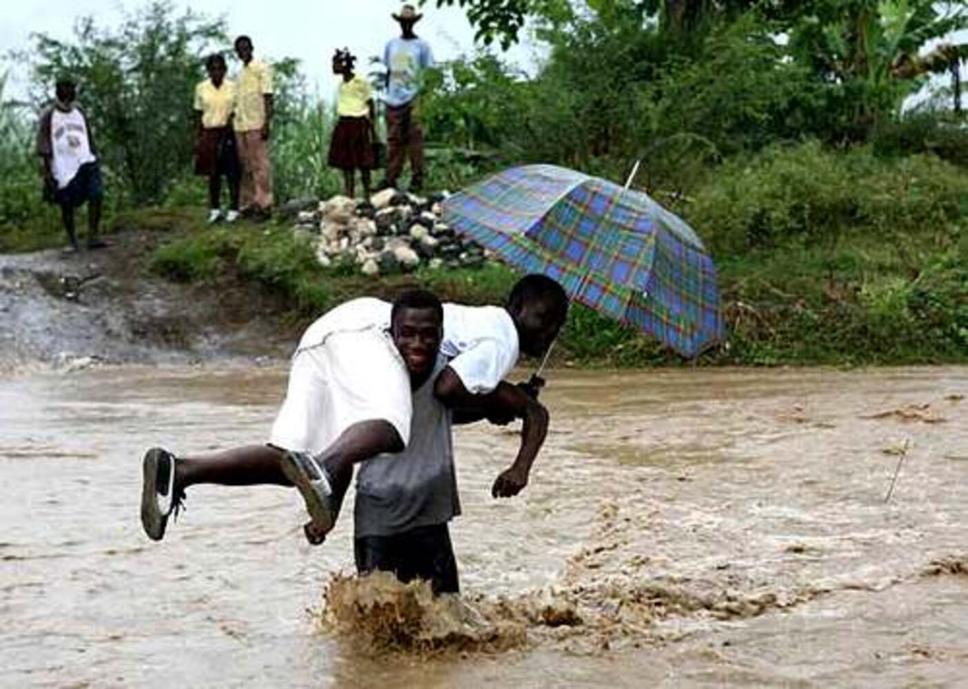 Tropical Storm Noel swamps Dominican Republic, Haiti