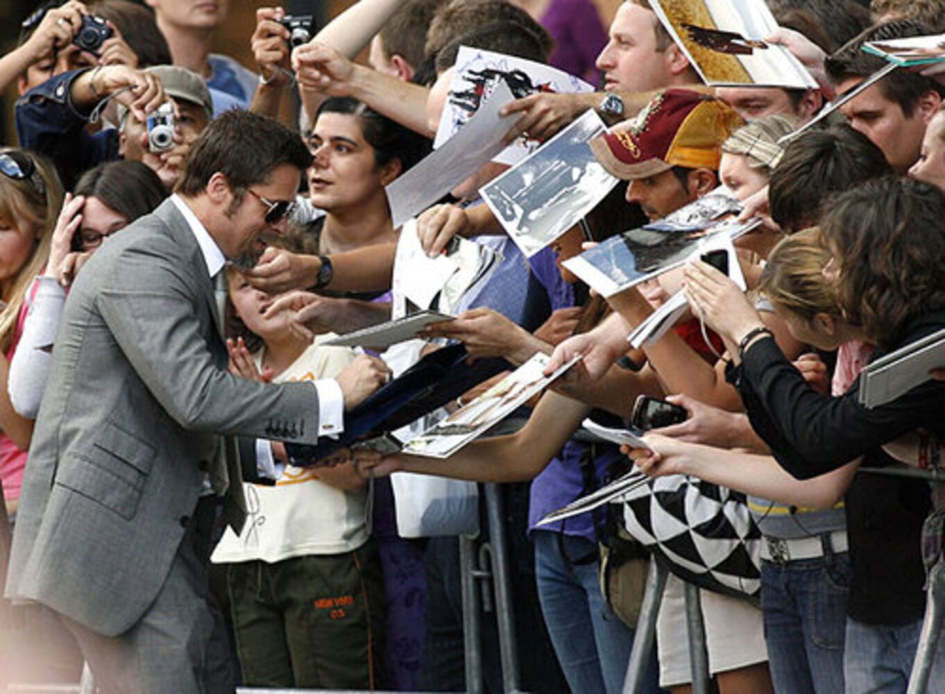 Inglourious Basterds' premieres in Berlin