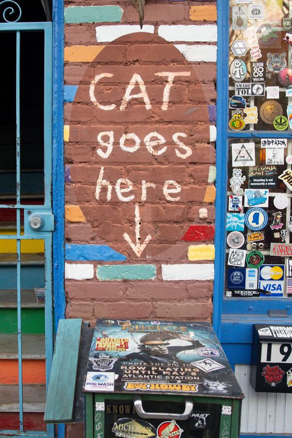 Dexter the cat's former hangout outside Little’s Food Store on Carroll Street in the Cabbagetown neighborhood. (Jason Getz/AJC)