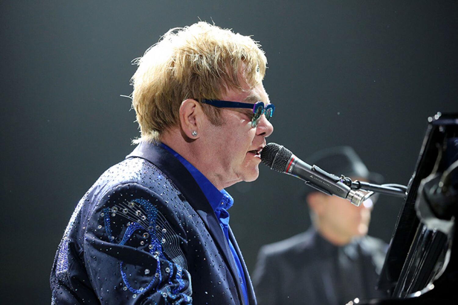 Rock legend belts out new, iconic tunes
