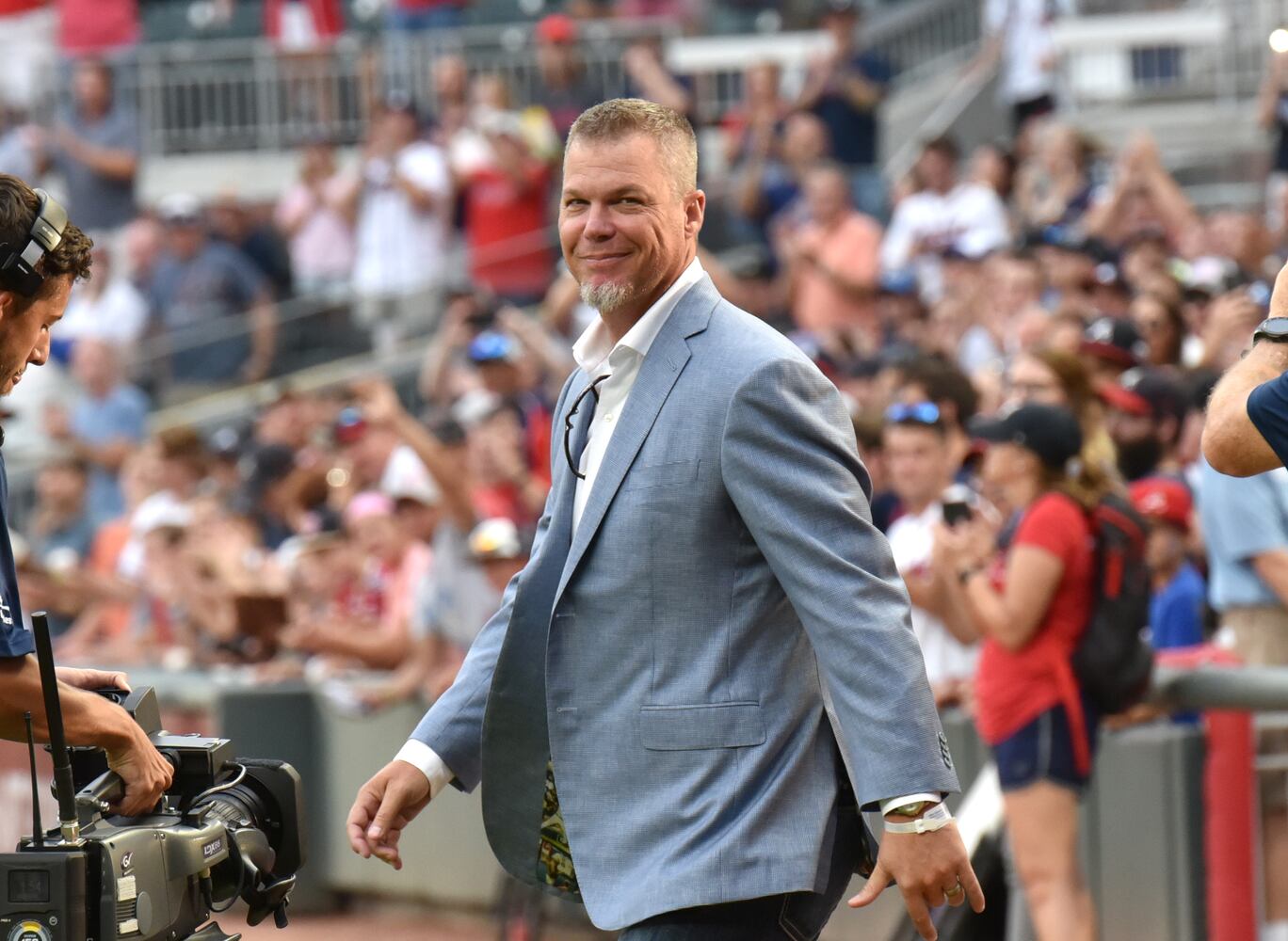 Photos: Braves honor Hall of Famer Chipper Jones