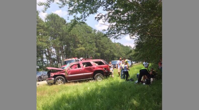 Officials from multiple jurisdictions responded to the one-car crash that sent 10 people to the hospital. (Credit: Savannah Morning News)