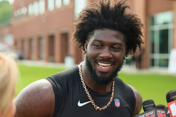 Falcons linebacker Jalon Walker suffered a torn ACL during Tuesday’s practice, and the 2025 first-round draft pick will miss the entire season. (Jason Getz/AJC)
