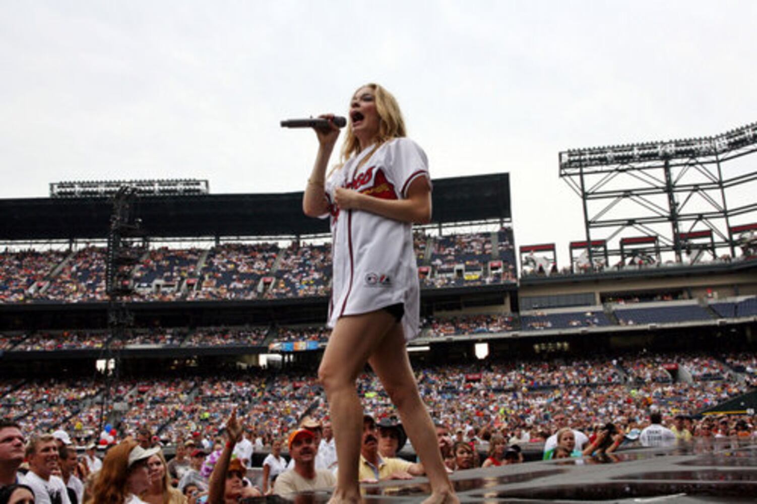 Turner Field goes country