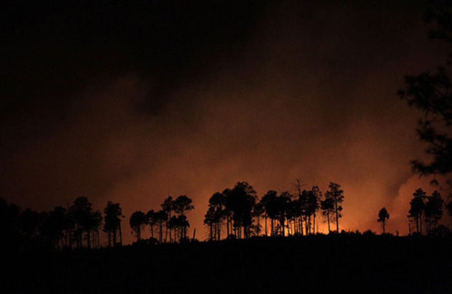 Fire forces evacuation of Los Alamos, N.M.