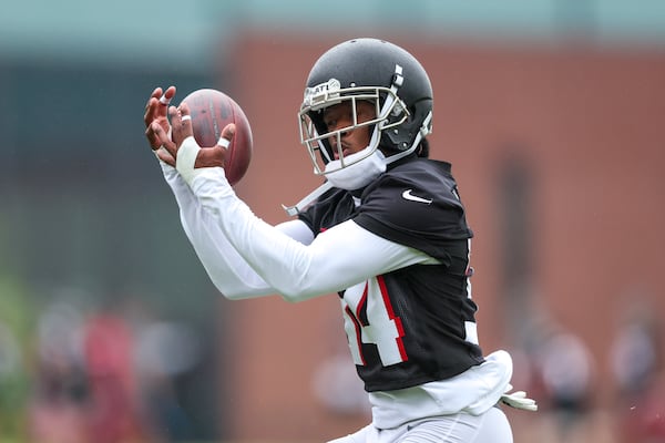 Atlanta Falcons wide receiver Ray-Ray McCloud makes a catch during minicamp at the Atlanta Falcons Training Camp in Flowery Branch. (Jason Getz/AJC 2024)
