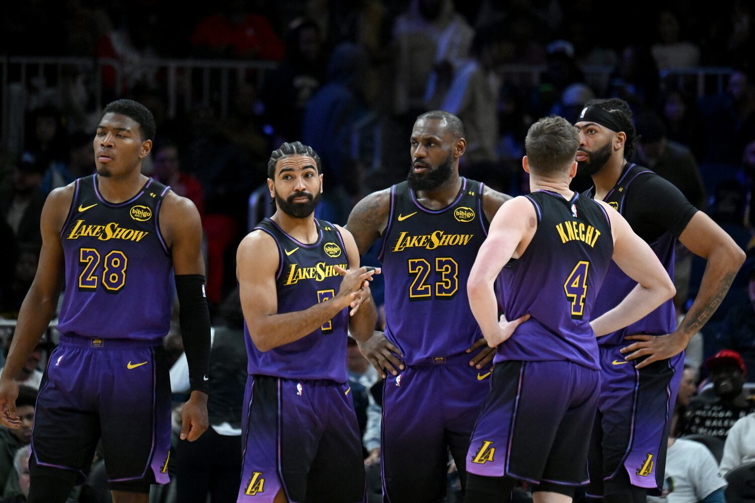 Hawks-Lakers photo