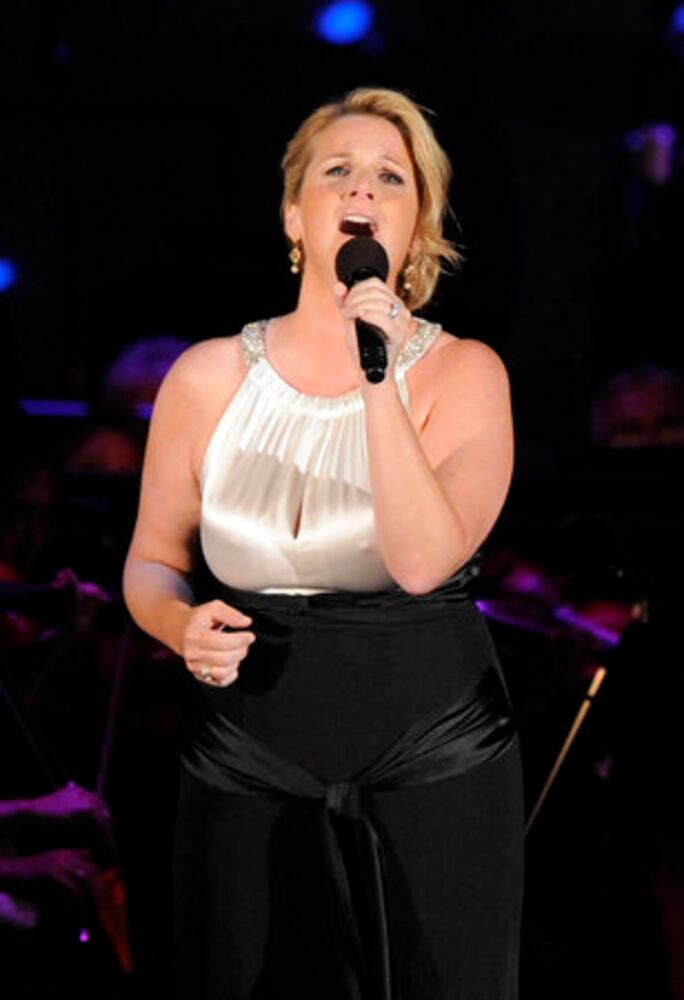 Hollywood Bowl opens season with Josh Groban