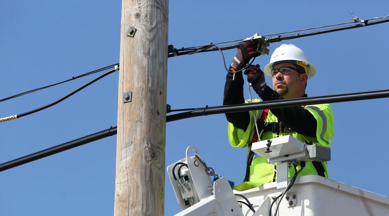 Sandy Springs is expanding the fiber network along Windsor Parkway between Roswell Road and Peachtree Dunwoody Road as well as along Peachtree Dunwoody Road between Windsor Parkway and Glenridge Drive.