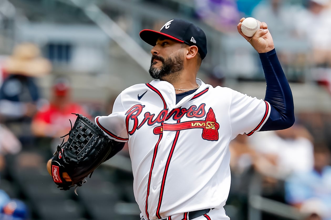 Atlanta Braves pitcher Martín Pérez delivers to a New York Mets batter during the first inning Sunday, July 5, 2026. (Erik S. Lesser/AP)