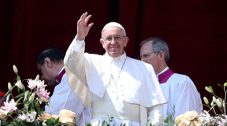 VATICAN CITY, VATICAN - APRIL 16: Pope Francis delivers his traditional 'Urbi et Orbi' Blessing - to the City of Rome, and to the World - from the central balcony overlooking St. Peter's Square on April 16, 2017 in Vatican City, Vatican. Pope Francis is due to visit Cairo on April 28 and April 29 at the invitation of Coptic Orthodox Pope Tawadros II. (Photo by Franco Origlia/Getty Images)