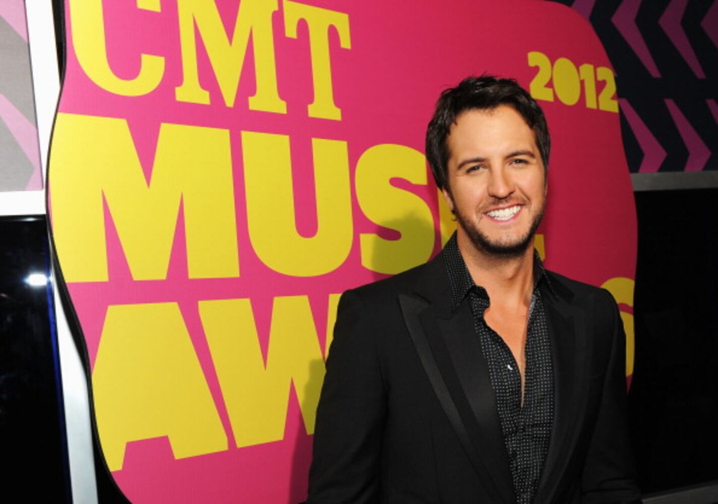 Male Video Of The Year - Luke Bryan - Kiss Tomorrow Goodbye