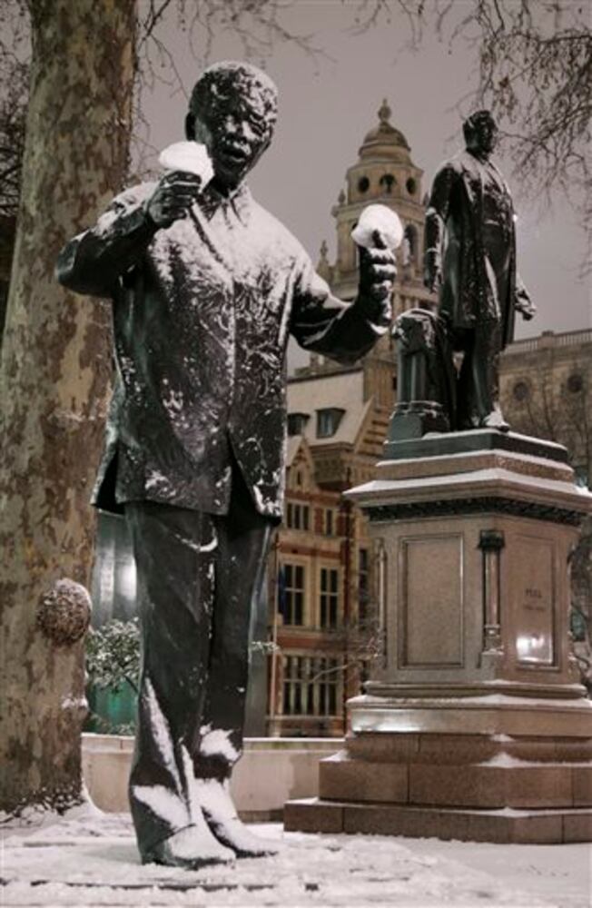 Artistic photos of Nelson Mandela around the world
