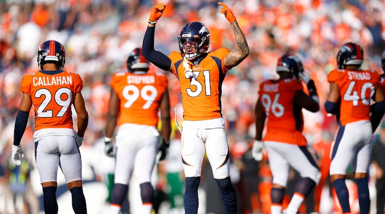 Justin Simmons (31) of the Denver Broncos pumps up the crowd during the fourth quarter against the New York Jets at Empower Field At Mile High on Sunday, September 26, 2021 in Denver, Colorado. (Justin Edmonds/Getty Images/TNS)