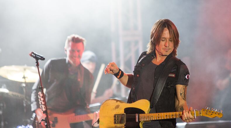 Keith Urban brings his guitar licks to Verizon Amphitheatre on July 29. Photo: Tom McCarthy Jr. for AMERICAN-STATESMAN