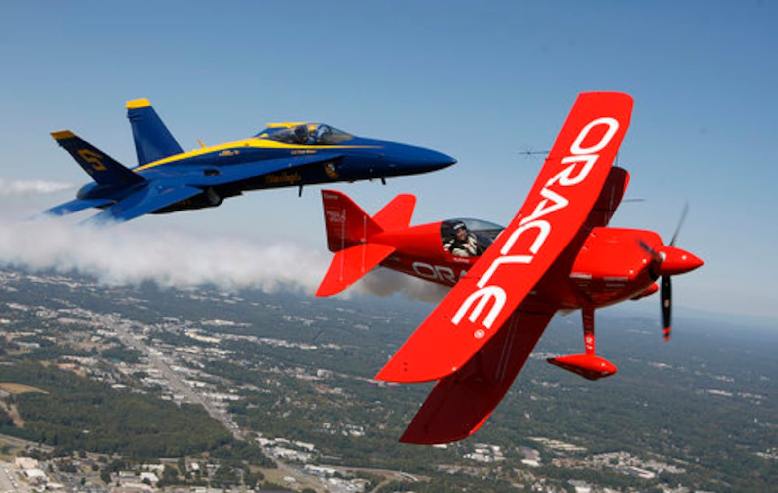 Legendary air show performer Sean D. Tucker