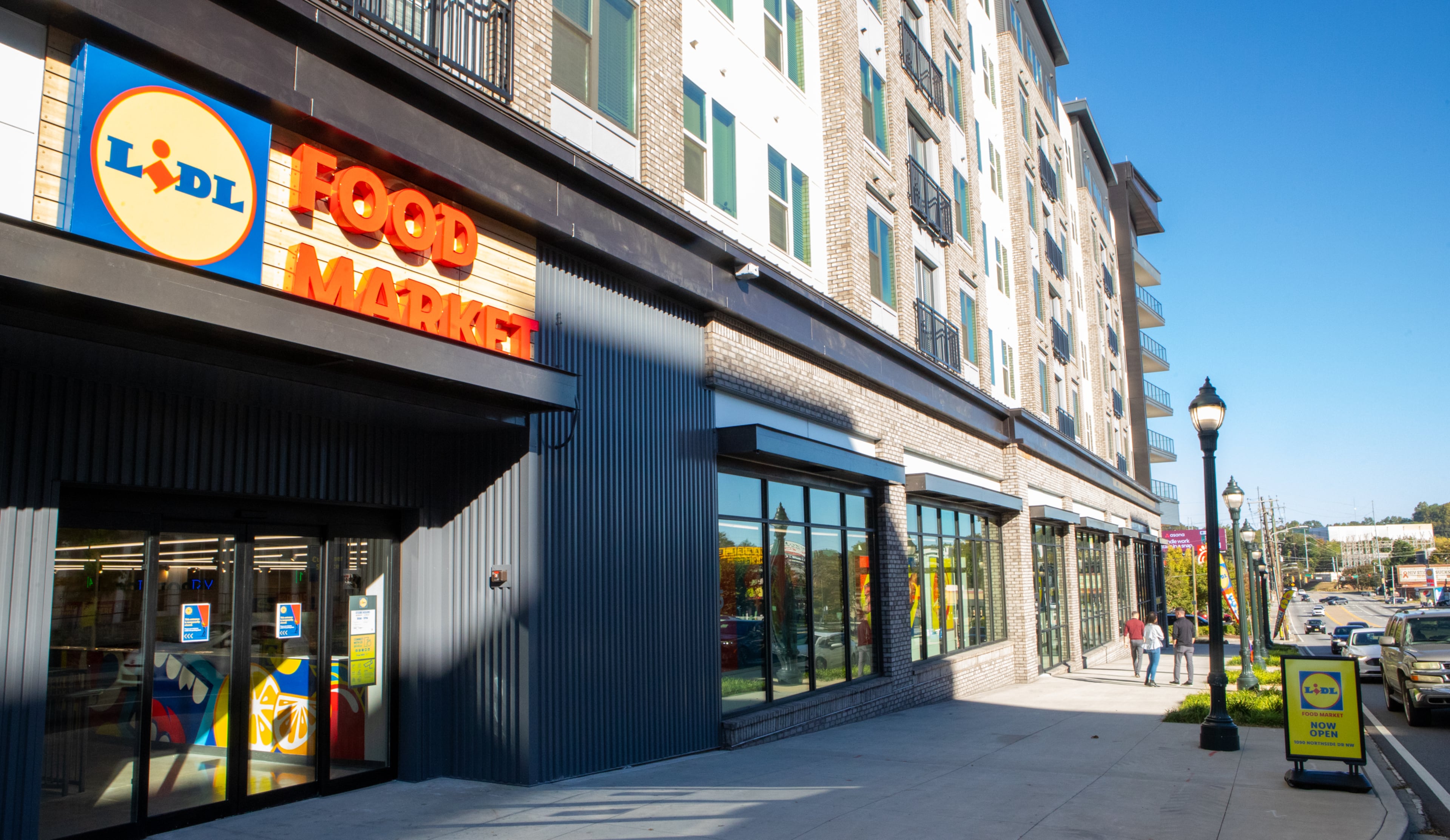 Lidl opened a new store in West Midtown on Wednesday, Oct 22, 2025. (Jenni Girtman for The Atlanta Journal-Constitution)