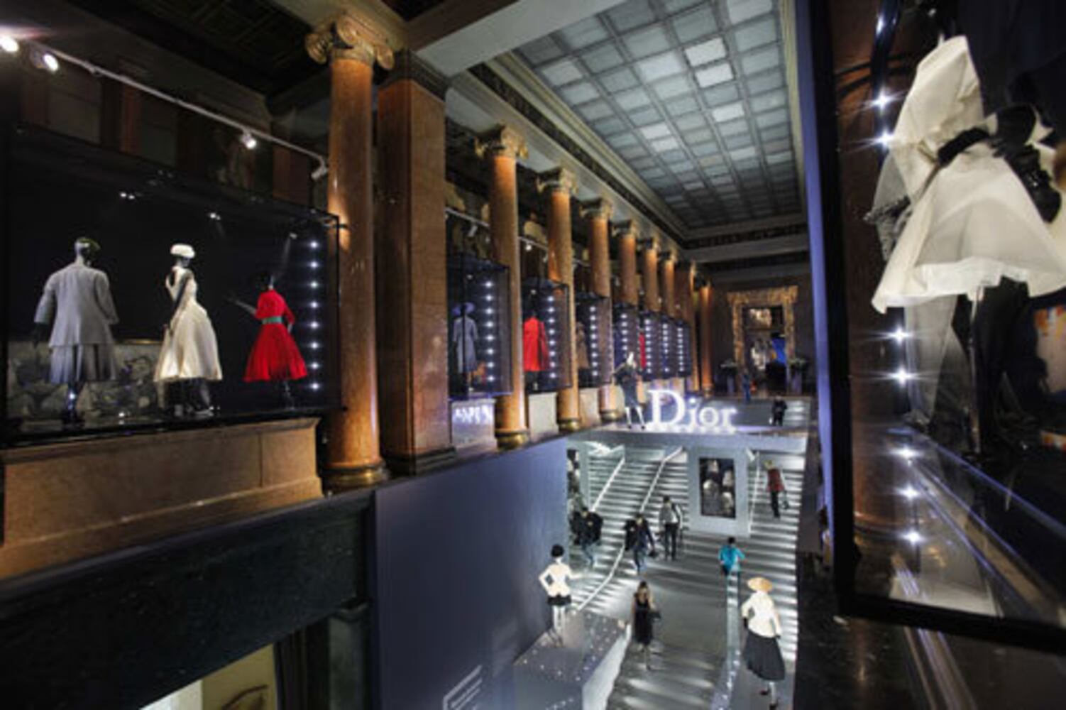 Inspiration Dior exhibit in Russia