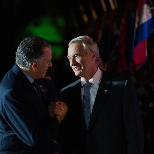 Uruguay's President Yamandu Orsi, left, shakes hands with Chile's President Jose Antonio Kast during an official meeting at the presidential residence in Montevideo, Uruguay, Wednesday, July 1, 2026. (AP Photo/Matilde Campodonico)
