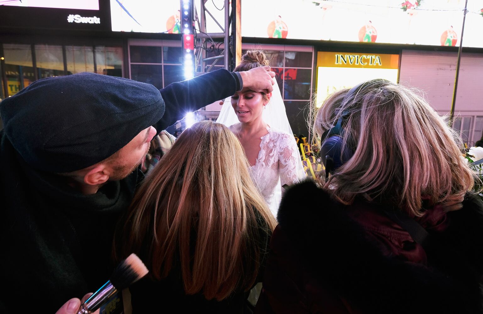 Photos: Maria Menounos gets married in Times Square during live New Year’s show