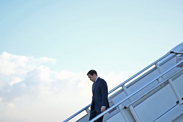 美国国务卿马可·卢比奥（Marco Rubio）到达吉隆坡郊外的Subang空军基地，2025年7月10日，星期四。卢比奥抵达马来西亚参加东盟外交部长的会议。 （Mandel Ngan/Pool Photo通过AP）
