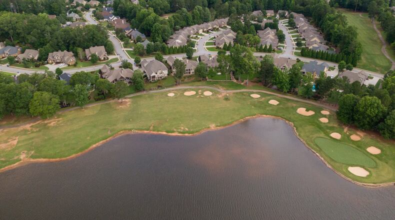 Aerial view of the 5th hole at Summer Grove in Newnan. (Hyosub Shin / Hyosub.Shin@ajc.com)