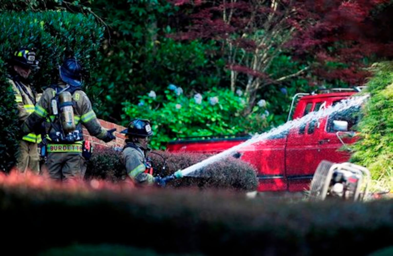 Fire burns Lithonia home