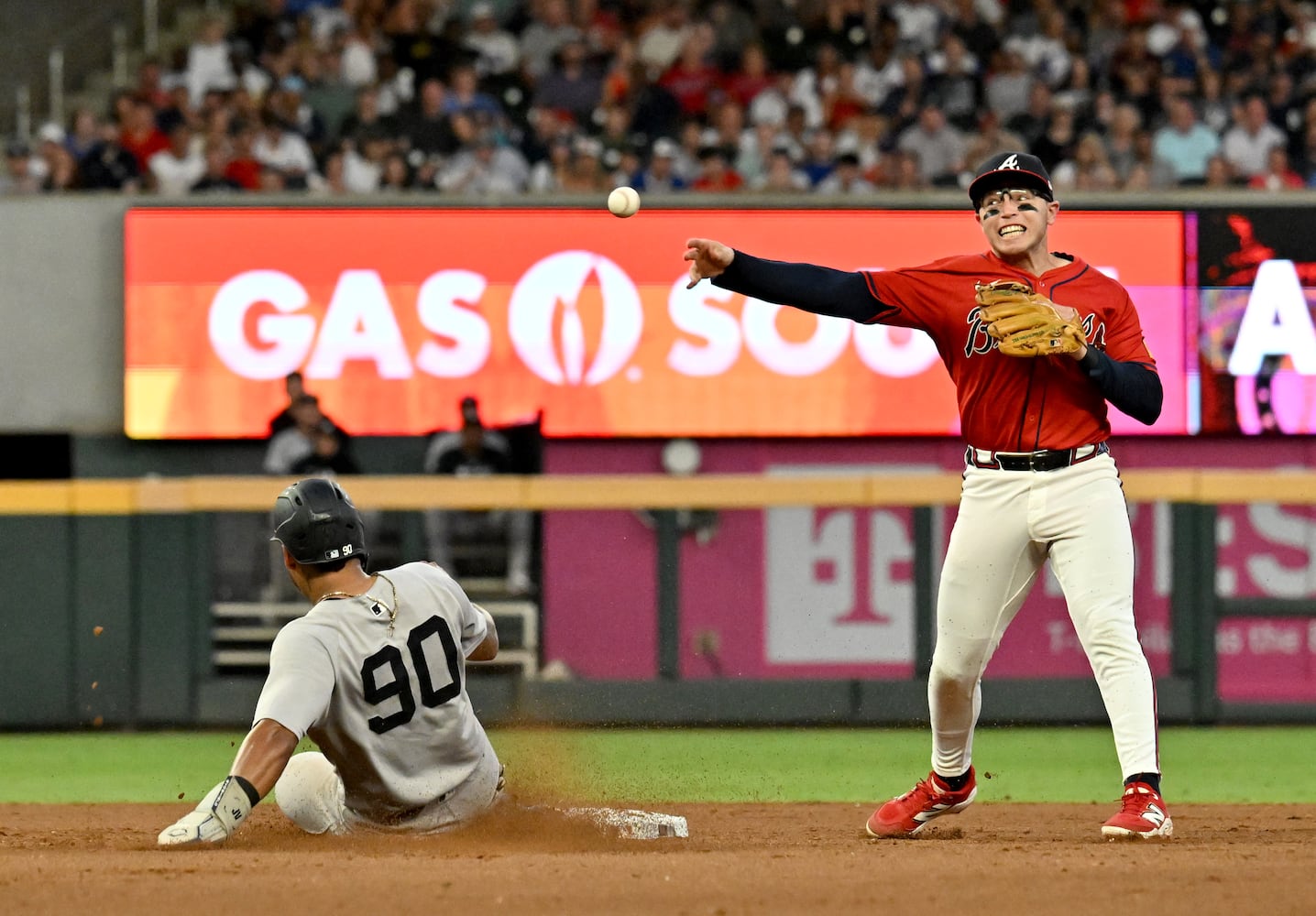 Game 1 of Braves vs Yankees