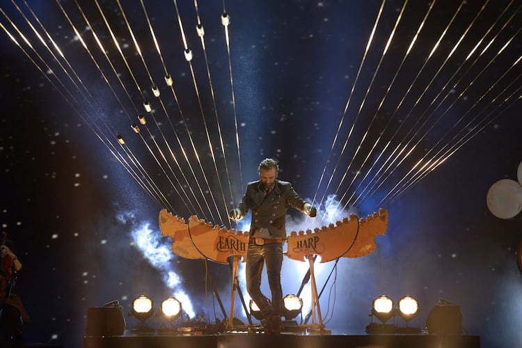 For a quarter century, William Close has been playing his own invented instrument the earth harp. For the first time in more than a decade, he will perform in Atlanta. Thursday’s concert at SCADshow will feature a mix of epic ballads and holiday classics. (Courtesy of William Close)