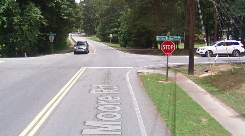 Suwanee recently approved a contract with to design and build a sidewalk at the intersection of Settles Bridge Road and Moore Road. (Googles Map)