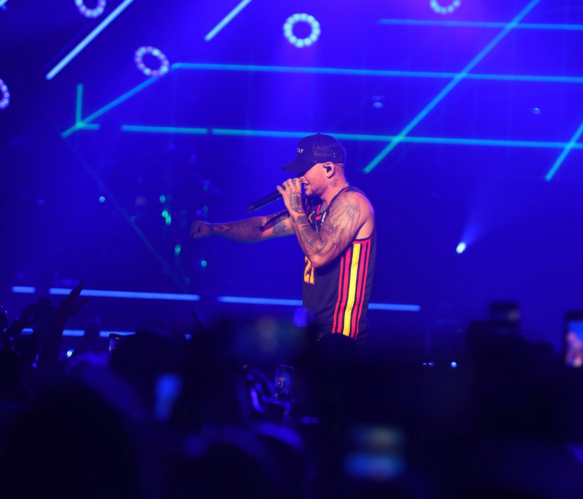 Country star Kane Brown brought his Blessed & Free tour to a nearly sold-out State Farm Arena in Atlanta on Sunday, Oct. 24, 2021. Jordan Davis and Restless Road opened the show. / 
Robb Cohen for the Atlanta Journal-Constitution