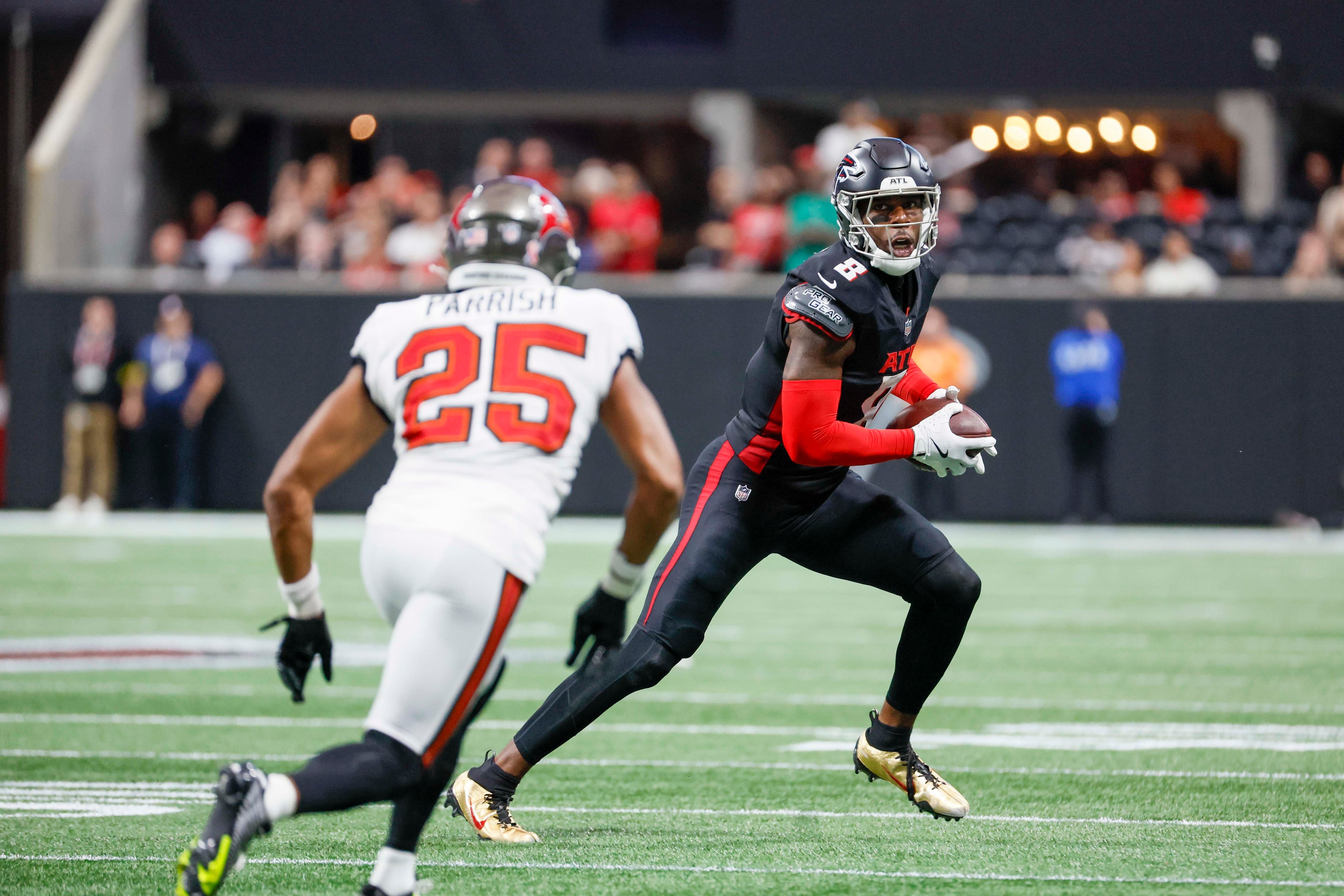 Atlanta Falcons tight end Kyle Pitts Sr. (8) gains yards after a catch during the second half of an NFL game against the Tampa Bay Buccaneers at Mercedes-Benz Stadium on Sunday, September 7, 2025, in Atlanta.
(Miguel Martinez/ AJC)