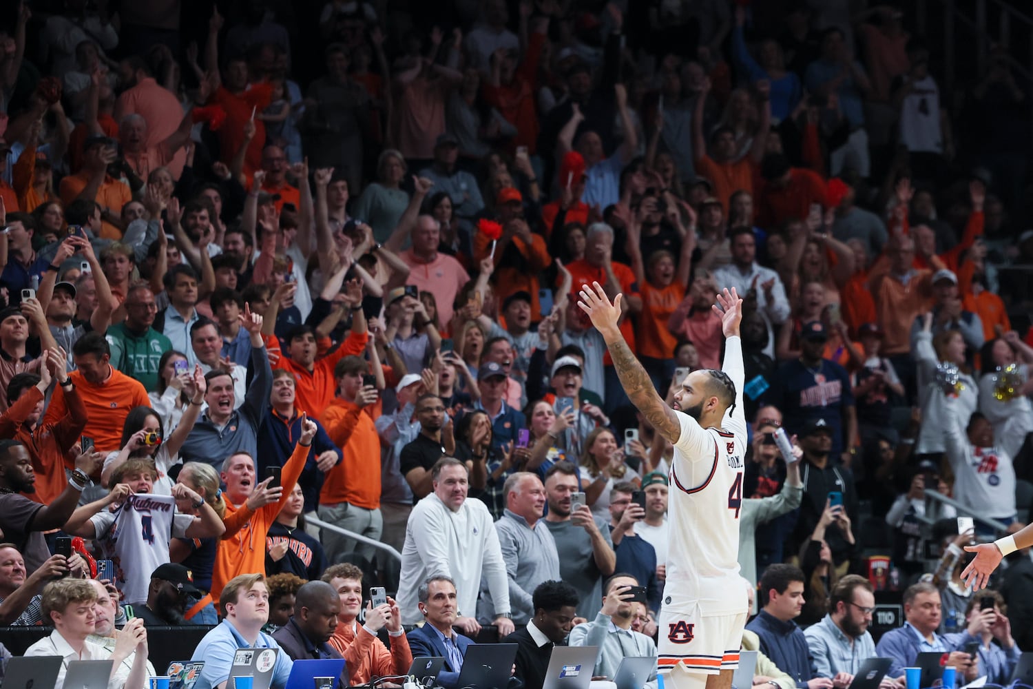  033125 elite eight photos