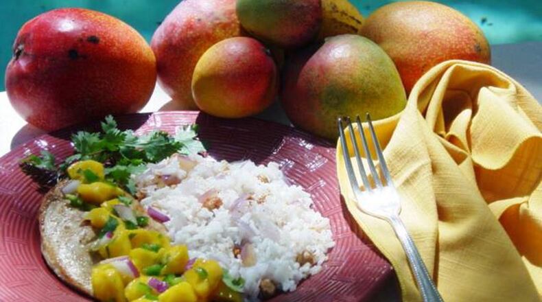 Chicken and Mango Salsa (Linda Gassenheimer/TNS)