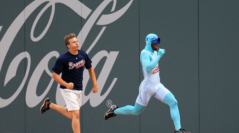 The Freeze races a fan in between innings during a game between the Atlanta Braves and the New York Mets at SunTrust Park on June 10, 2017 in Atlanta, Georgia. (Photo by Daniel Shirey/Getty Images)