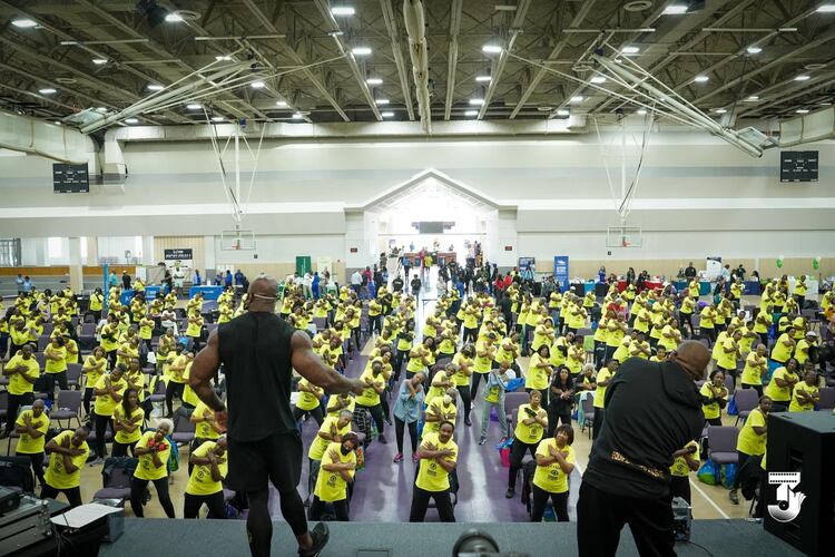 DaShaun Johnson leads a senior body sculpting class. The Georgia-based fitness professional has grown a following of senior participants through targeted use of social media. (Contributed/DaShaun Johnson)
