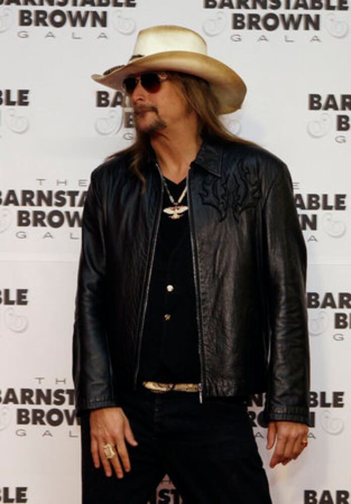 Celebs go to Louisville for Derby party