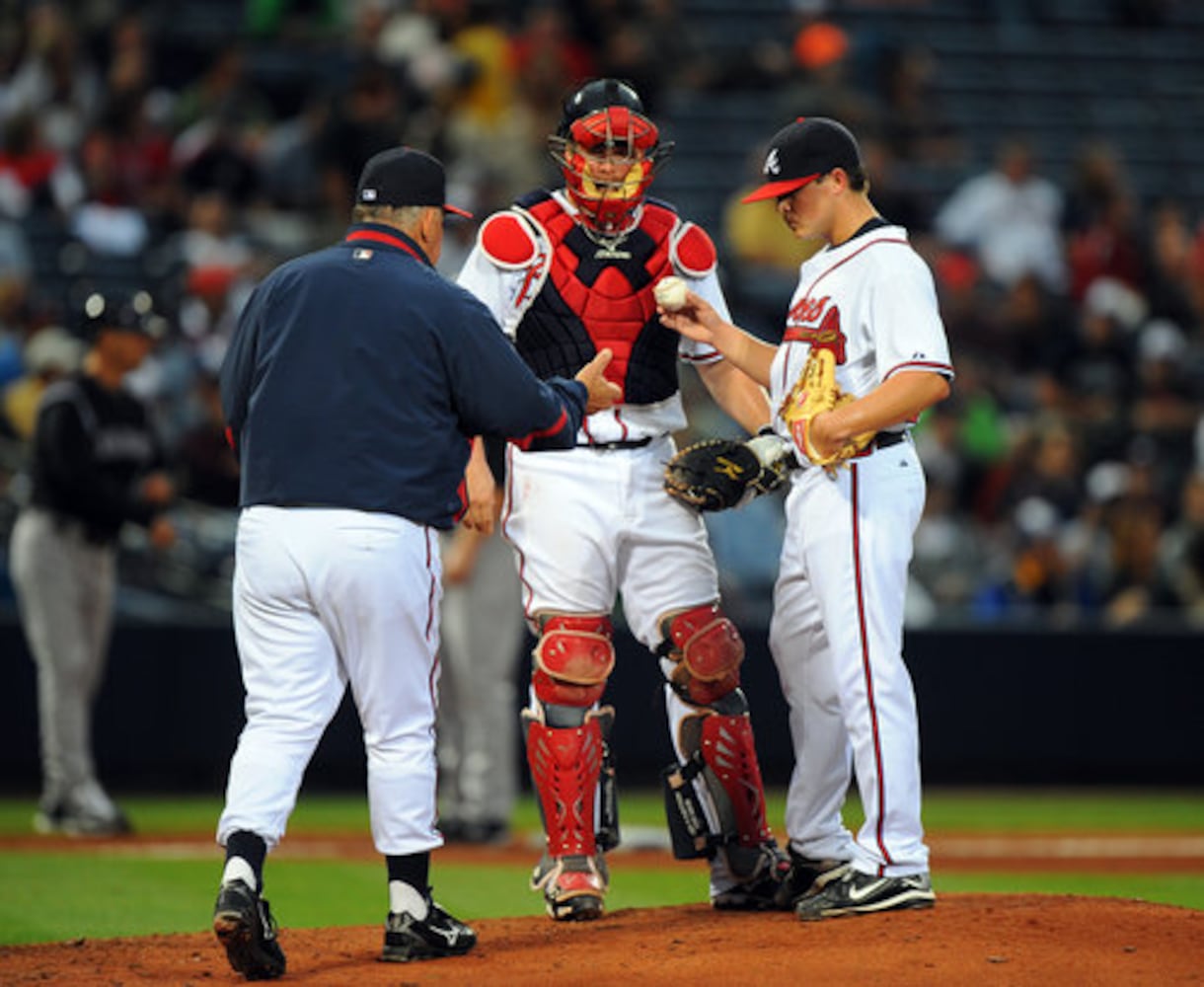 Kris Medlen makes Braves debut