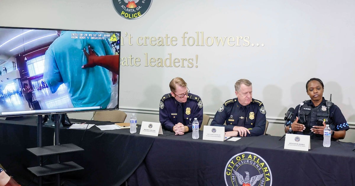 Officers recount moments leading up to man’s arrest at Atlanta airport