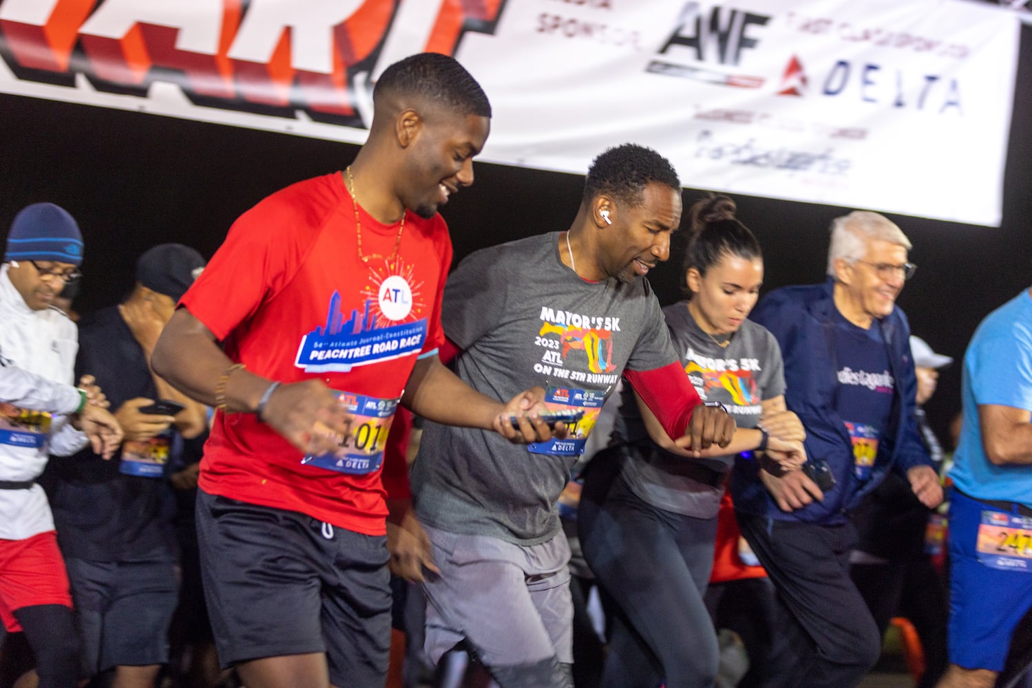  runway run photos  