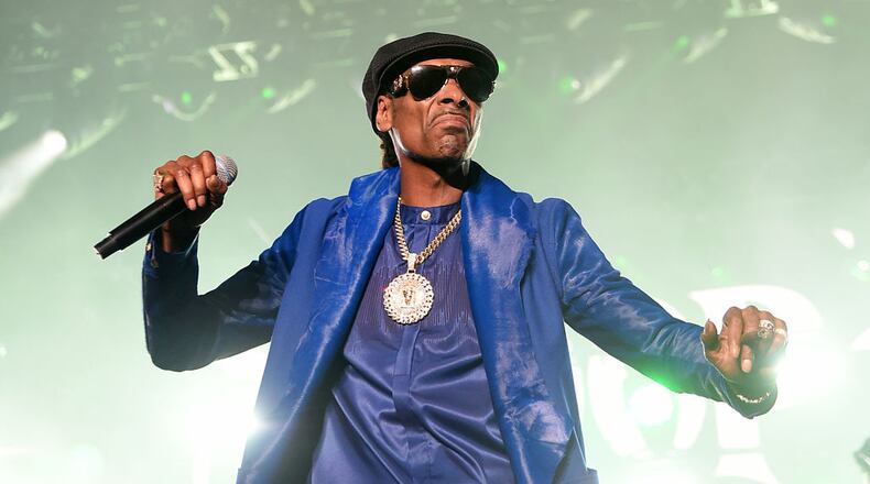 NEW YORK, NEW YORK - AUGUST 20: Snoop Dogg performs onstage at STARZ Madison Square Garden "Power" Season 6 Red Carpet Premiere, Concert, and Party on August 20, 2019 in New York City. (Photo by Jamie McCarthy/Getty Images for STARZ)
