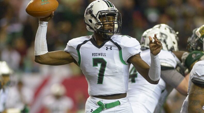 Roswell senior QB Malik Willis looks for a receiver in the second half of his Class AAAAAAA state title game against Grayson.