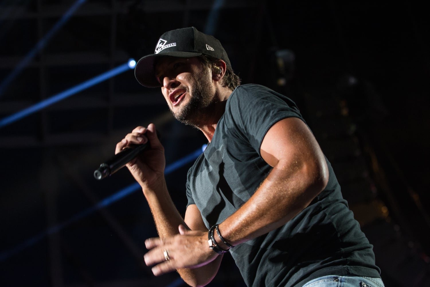 Luke Bryan at Verizon Amphitheatre