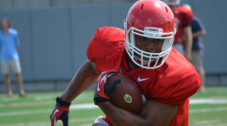 A full-time fullback his first two seasons in Athens, Georgia is now utilizing Quayvon Hicks as a tight end and has developed a hybrid, or H-back, role for him as well.