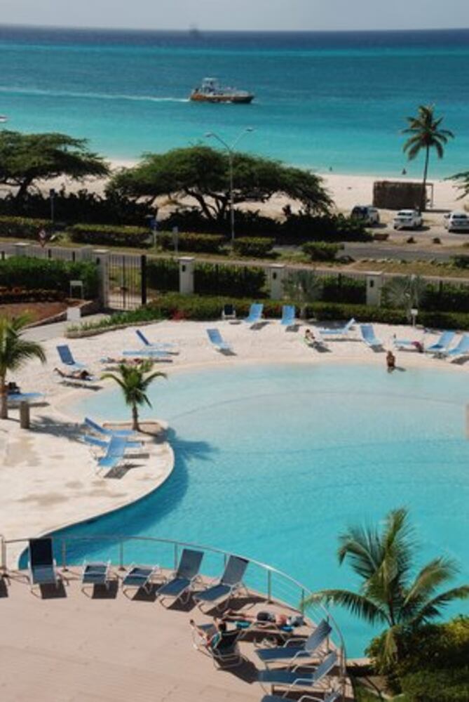 Aruba: Island of stunning sand and seas