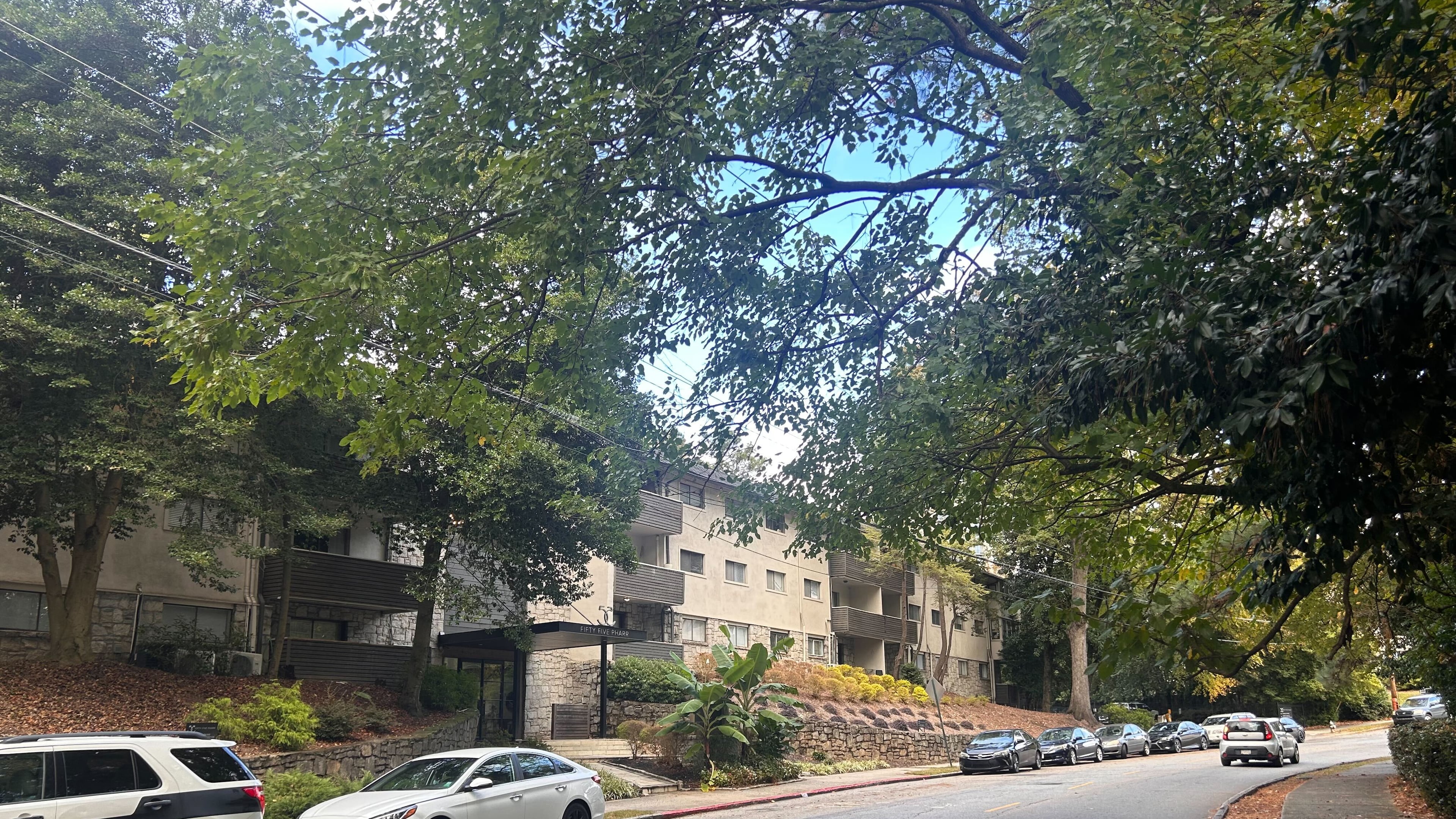 The domestic disturbance and shooting happened around 12:30 a.m. Thursday at 55 Pharr Road in Buckhead, police said. (Caroline Silva/AJC)