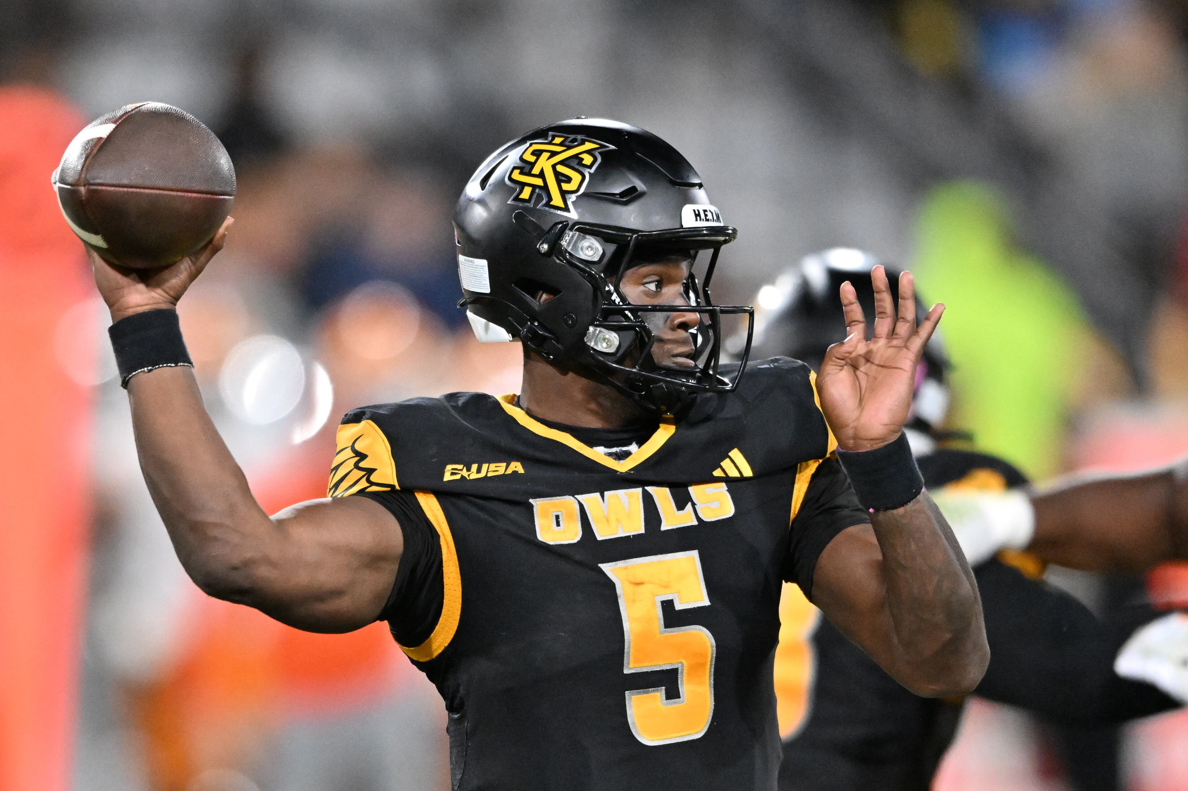 Kennesaw State quarterback Dexter Williams II (5) gets off a pass during the first half in an NCAA college football game at Fifth Third Stadium, Tuesday, October 28, 2025 in Kennesaw. (Hyosub Shin / AJC)