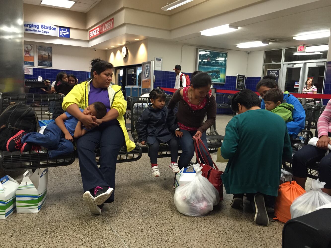 Groups aid immigrant families
